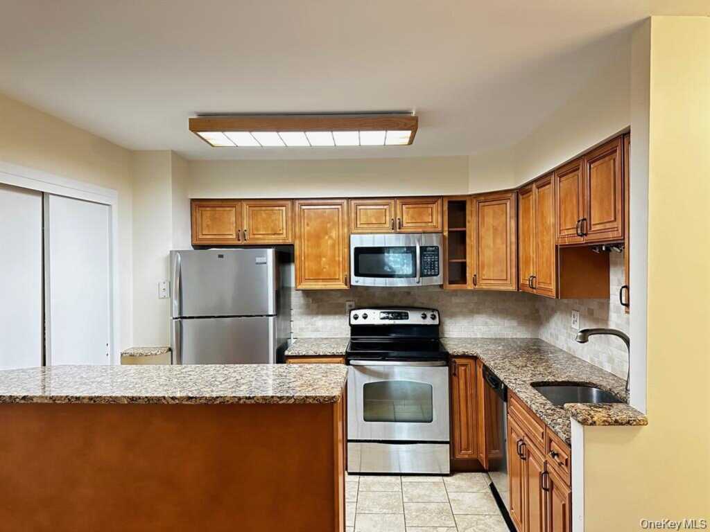 183 Sierra Vista Lane, Valley Cottage, NY 10989 - Photo 4 of 9