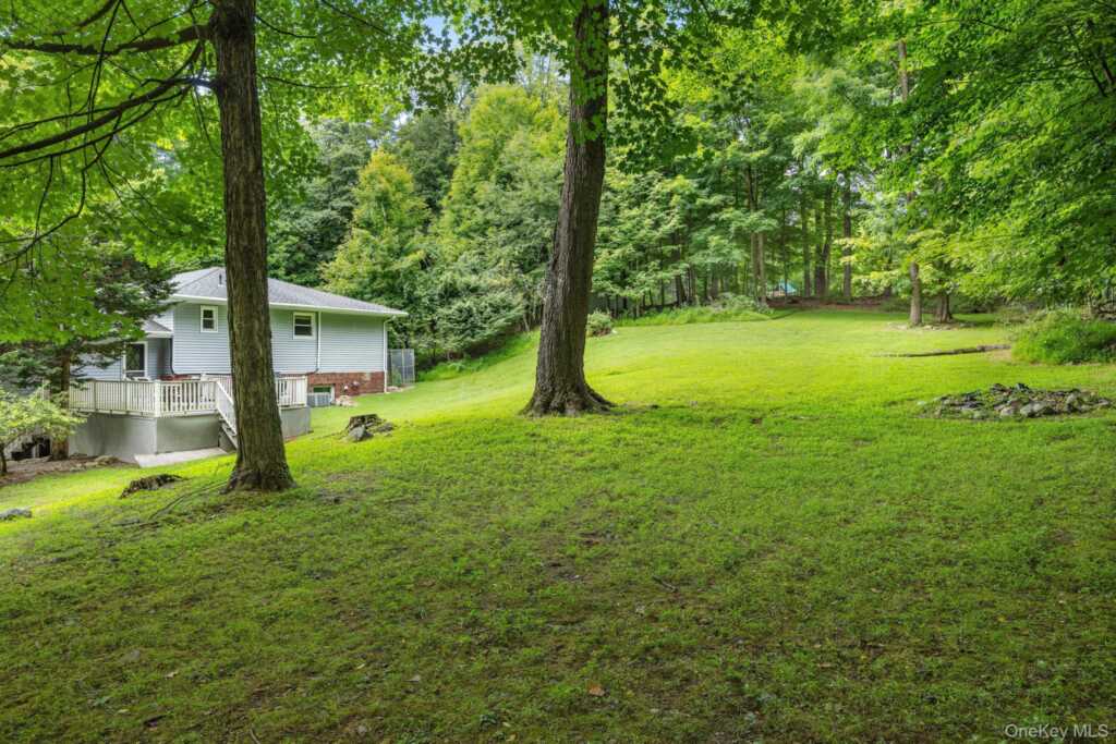 1007 Haverstraw Road, Suffern, NY 10901 - Photo 20 of 21