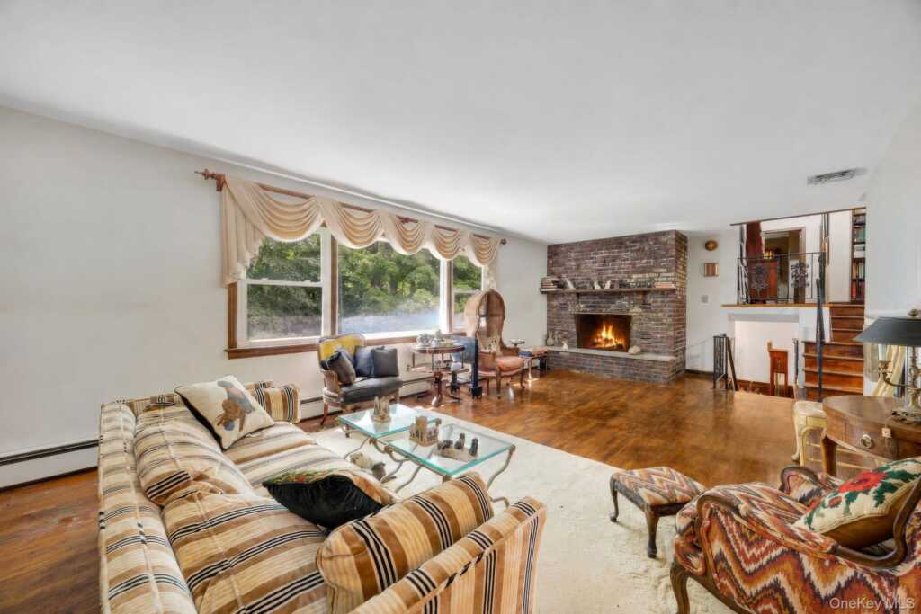 1007 Haverstraw Road, Suffern, NY 10901 - Photo 9 of 21