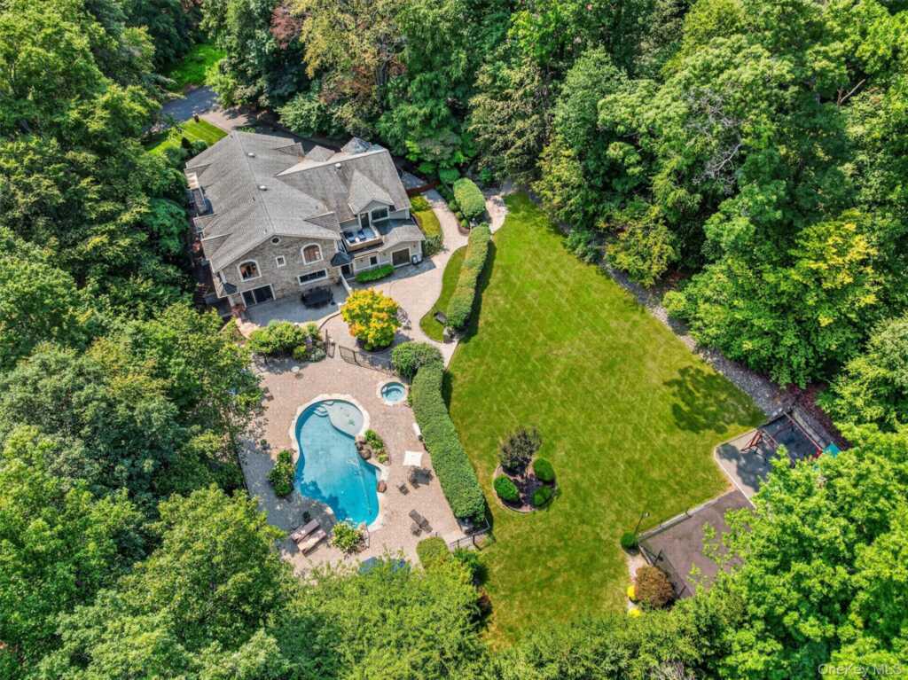 12 Rollingwood Drive, New City, NY 10956 - Photo 2 of 50