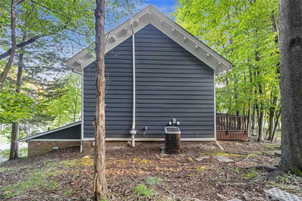697 S Mountain Road, New City, NY 10956 - Photo 26 of 37