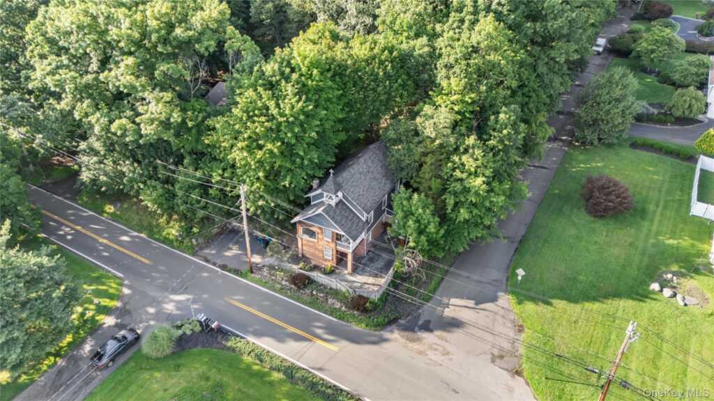 697 S Mountain Road, New City, NY 10956 - Photo 28 of 37