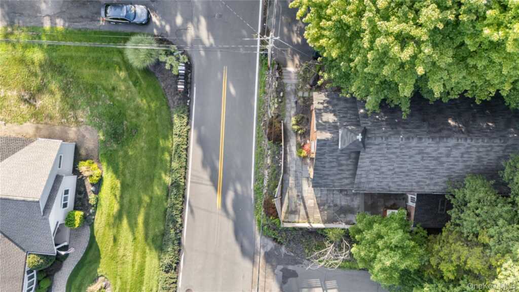 697 S Mountain Road, New City, NY 10956 - Photo 29 of 37