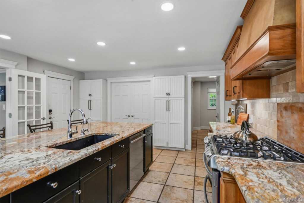 3 Kevin Drive, Suffern, NY 10901 - Photo 18 of 49