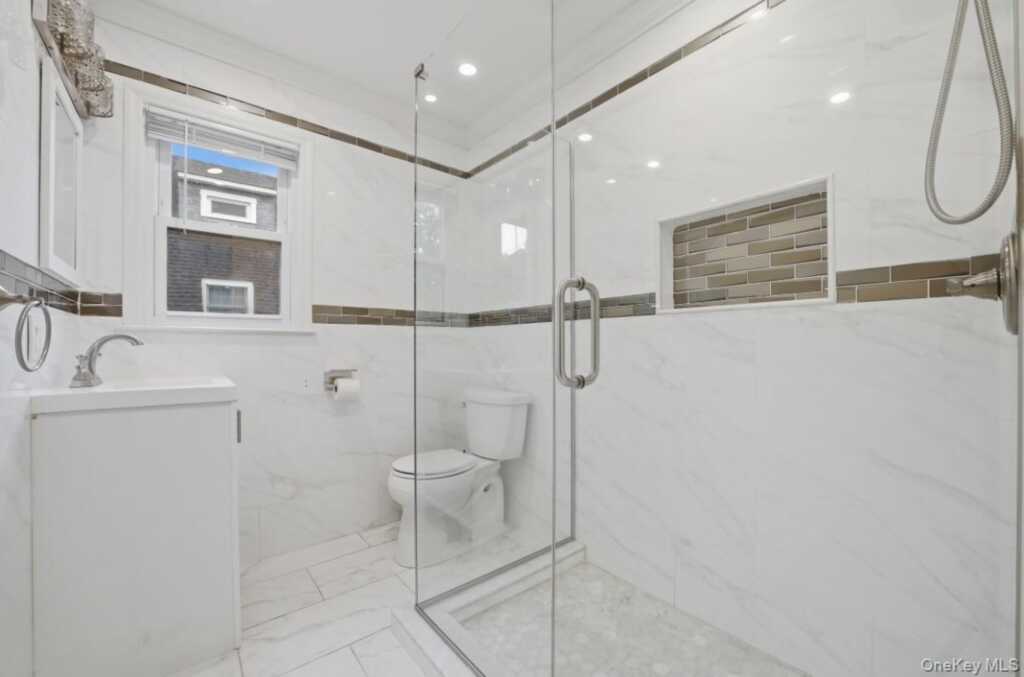 87 Woodlawn Avenue, New Rochelle, NY 10804 - Photo 10 of 36
