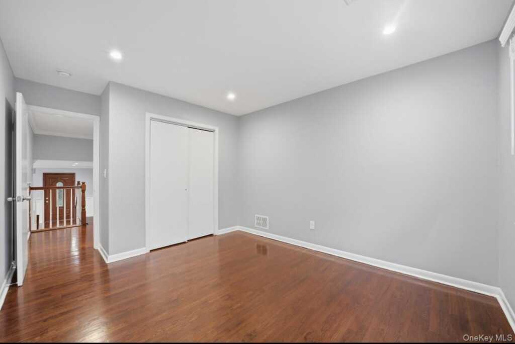87 Woodlawn Avenue, New Rochelle, NY 10804 - Photo 14 of 36