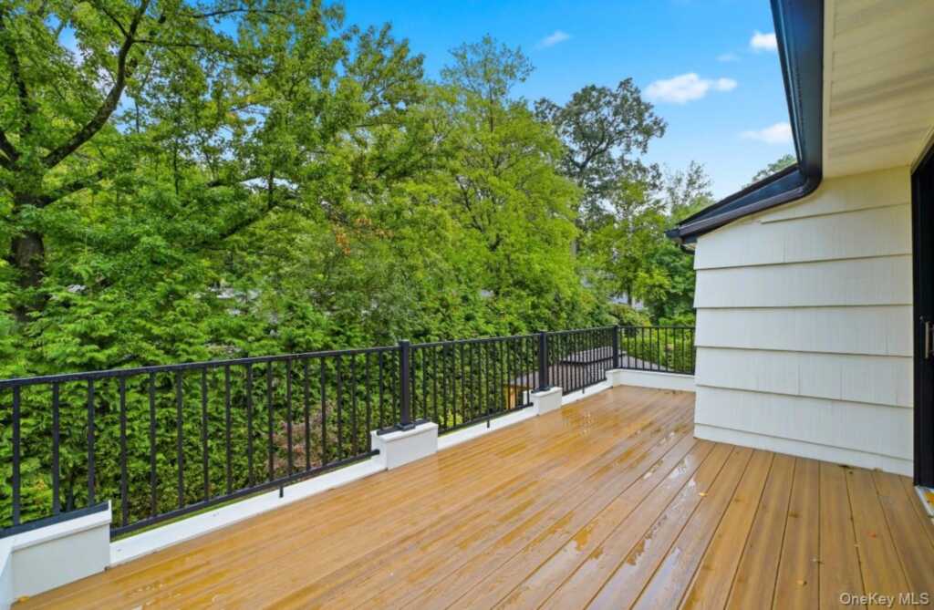 87 Woodlawn Avenue, New Rochelle, NY 10804 - Photo 18 of 36
