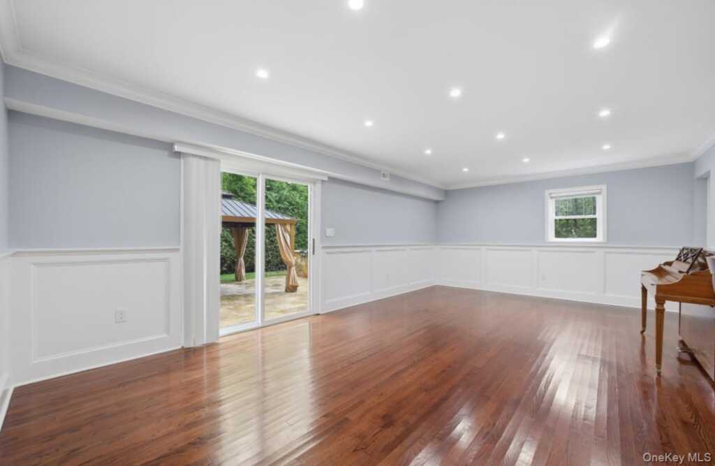 87 Woodlawn Avenue, New Rochelle, NY 10804 - Photo 21 of 36