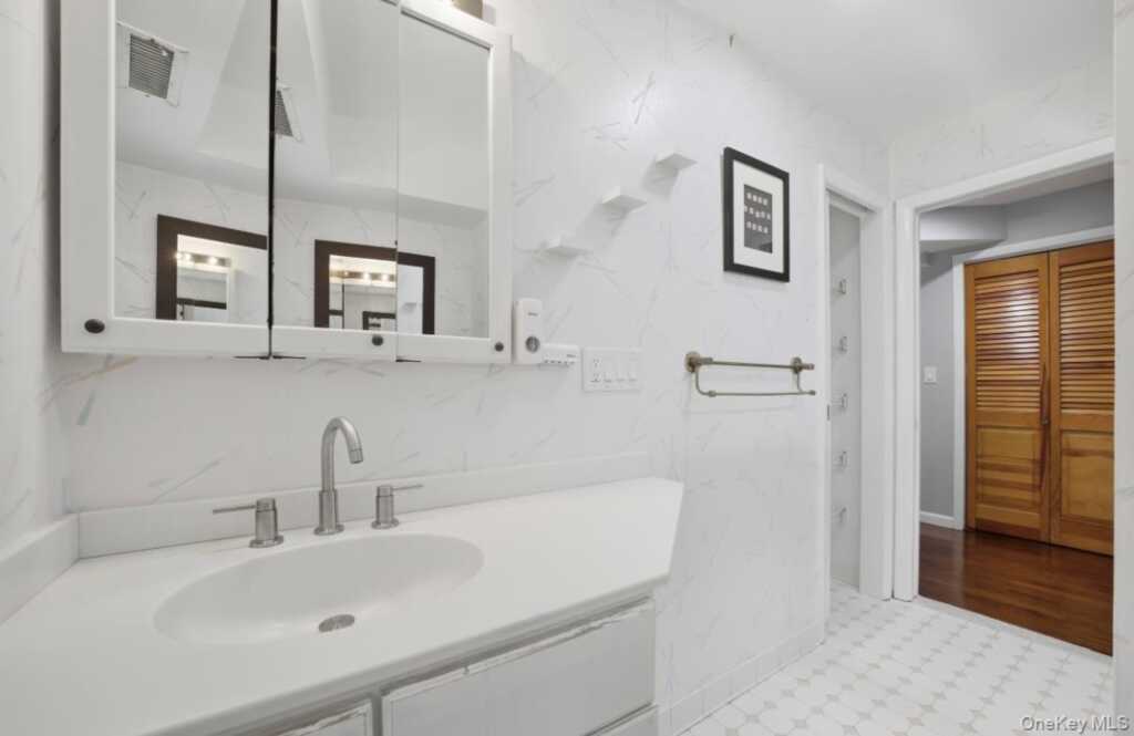 87 Woodlawn Avenue, New Rochelle, NY 10804 - Photo 27 of 36