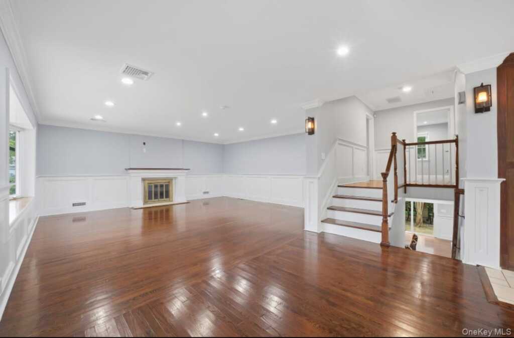 87 Woodlawn Avenue, New Rochelle, NY 10804 - Photo 3 of 36
