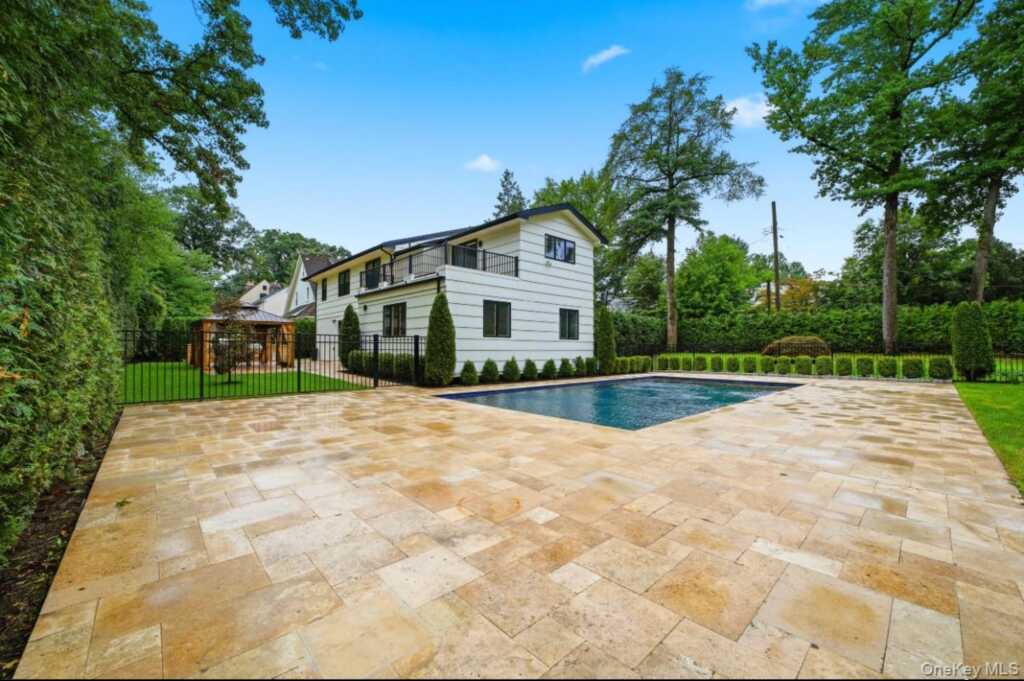 87 Woodlawn Avenue, New Rochelle, NY 10804 - Photo 32 of 36