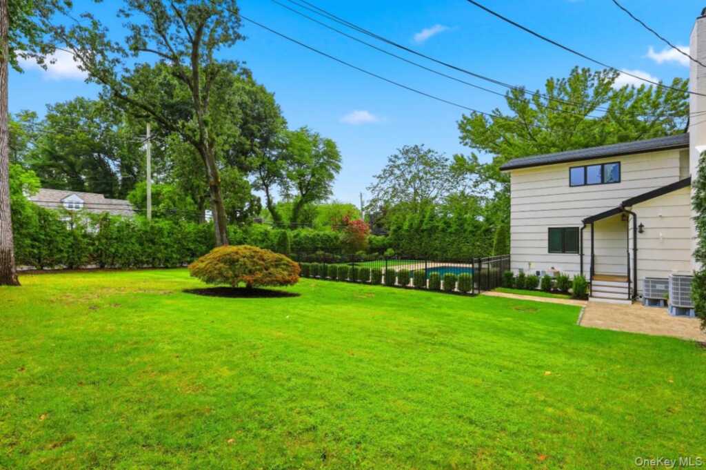 87 Woodlawn Avenue, New Rochelle, NY 10804 - Photo 33 of 36