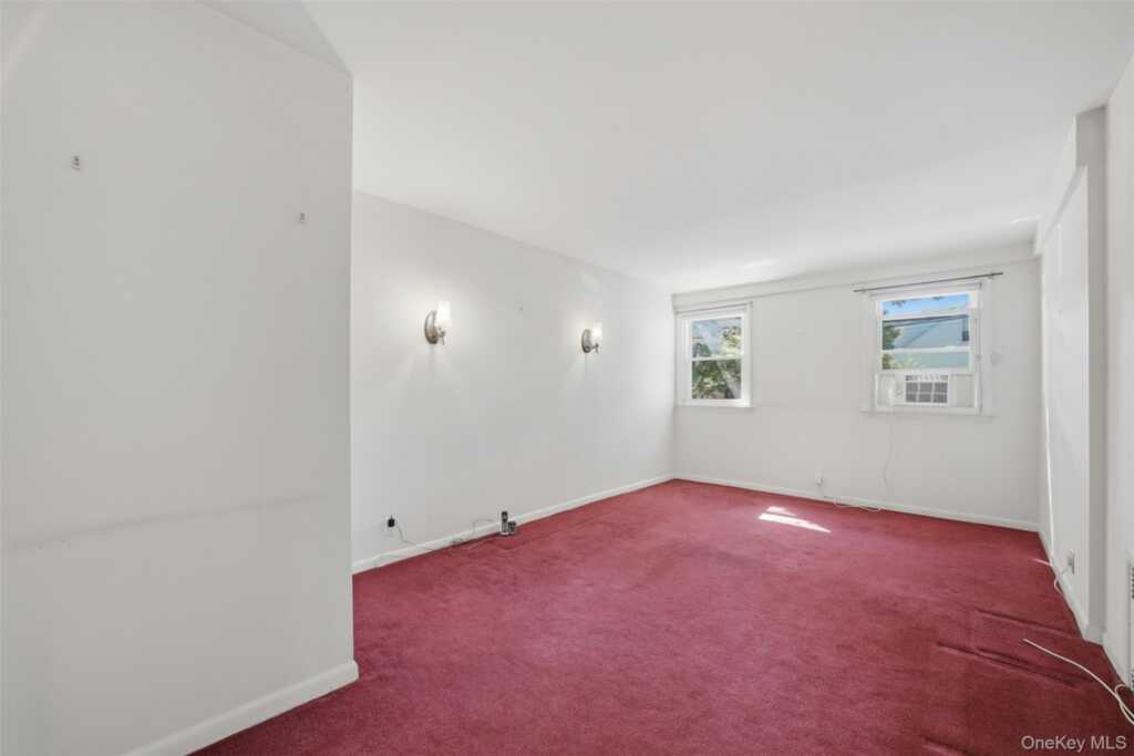 315 Sickles Avenue, New Rochelle, NY 10801 - Photo 10 of 39