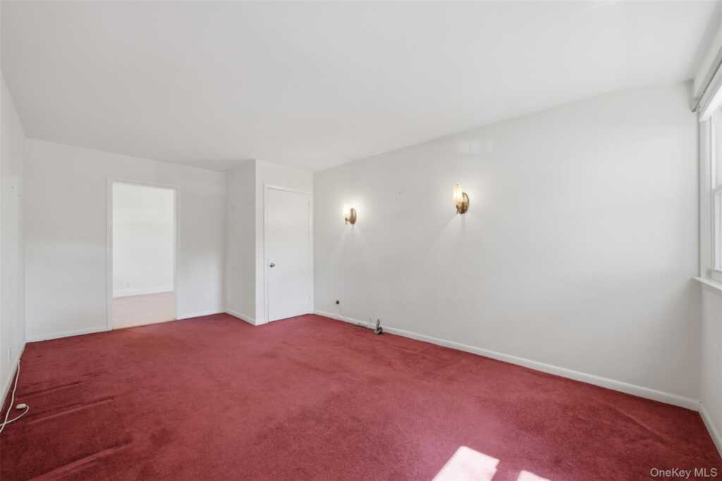 315 Sickles Avenue, New Rochelle, NY 10801 - Photo 11 of 39