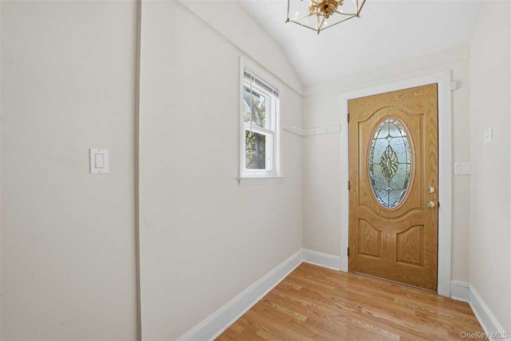 315 Sickles Avenue, New Rochelle, NY 10801 - Photo 14 of 39