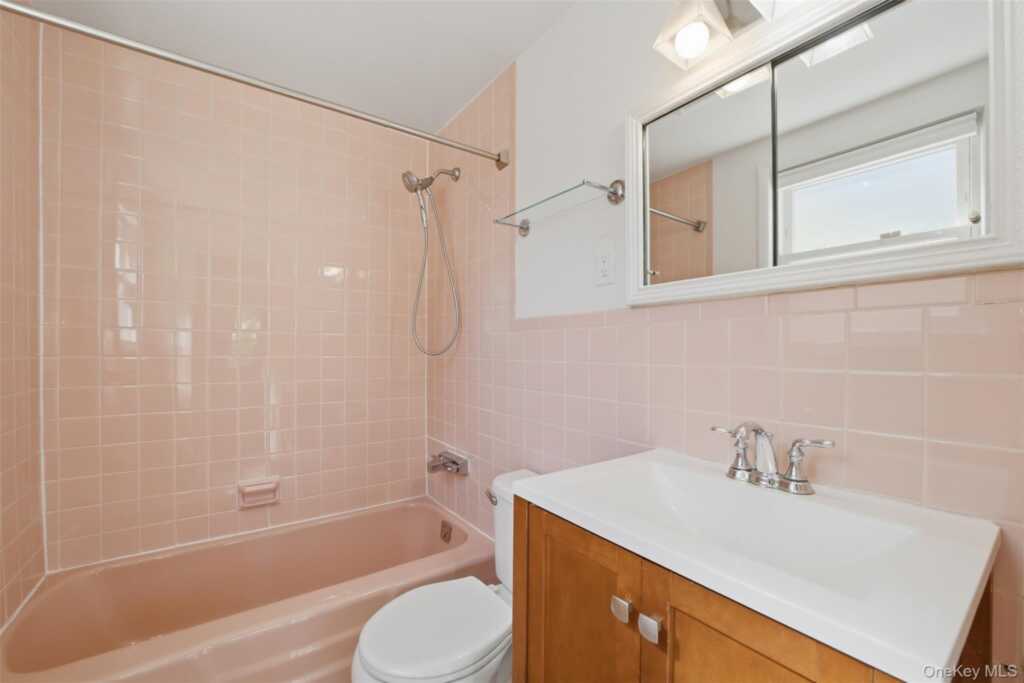 315 Sickles Avenue, New Rochelle, NY 10801 - Photo 15 of 39