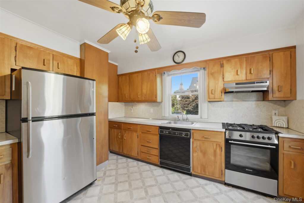 315 Sickles Avenue, New Rochelle, NY 10801 - Photo 20 of 39