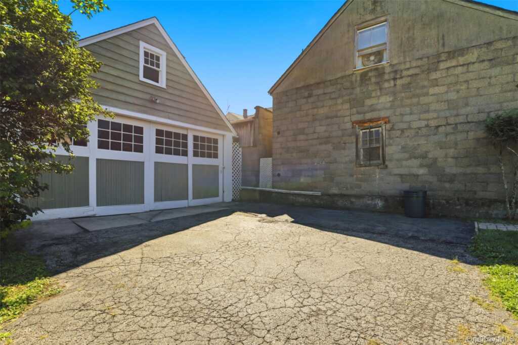 315 Sickles Avenue, New Rochelle, NY 10801 - Photo 34 of 39