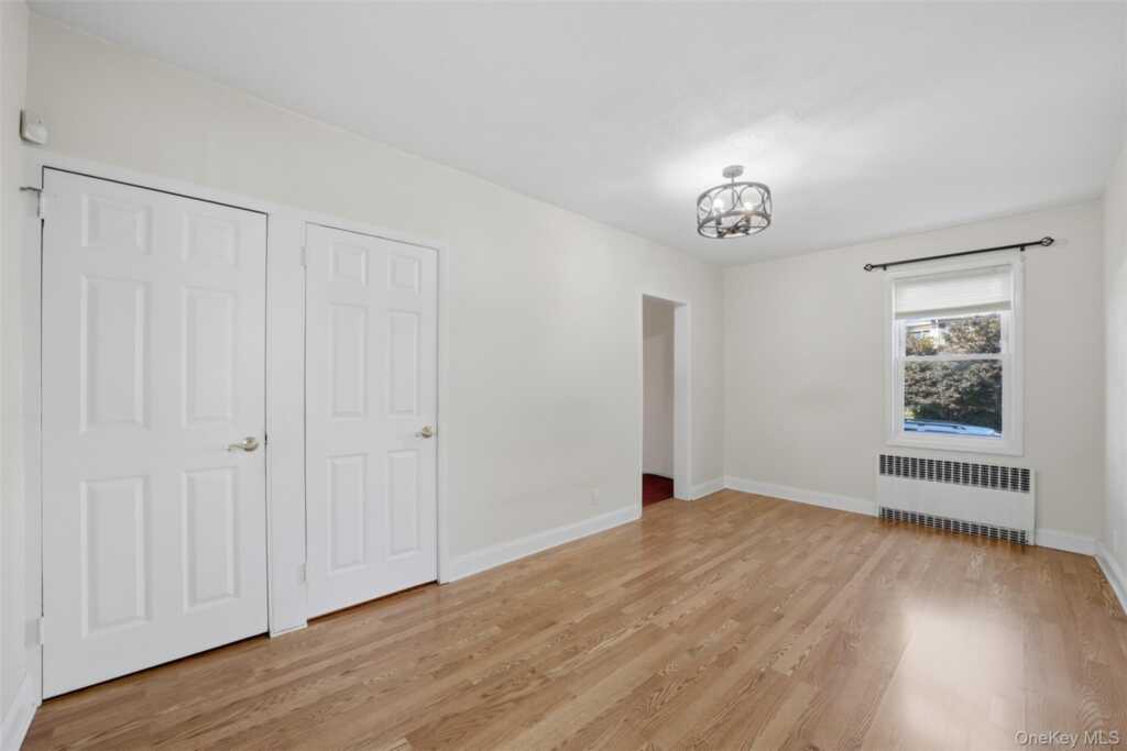 315 Sickles Avenue, New Rochelle, NY 10801 - Photo 5 of 39