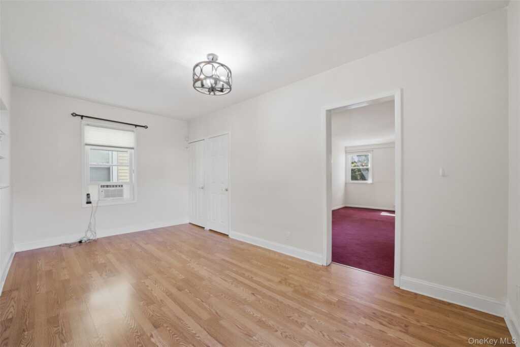 315 Sickles Avenue, New Rochelle, NY 10801 - Photo 6 of 39