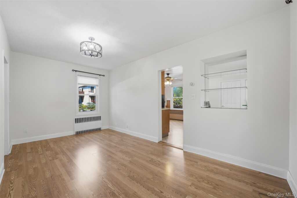 315 Sickles Avenue, New Rochelle, NY 10801 - Photo 9 of 39