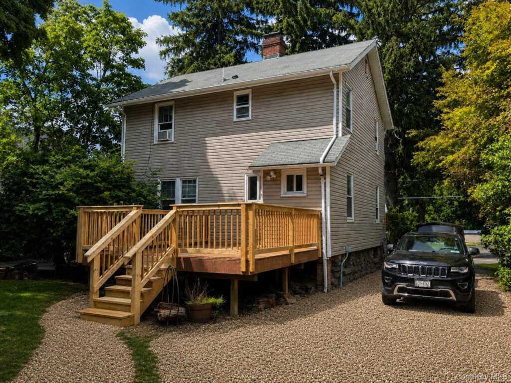264 Ehrhardt Road, Pearl River, NY 10965 - Photo 2 of 22