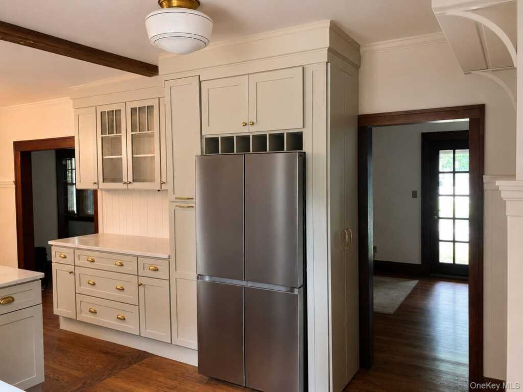 264 Ehrhardt Road, Pearl River, NY 10965 - Photo 5 of 22