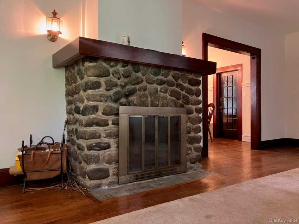 264 Ehrhardt Road, Pearl River, NY 10965 - Photo 8 of 22