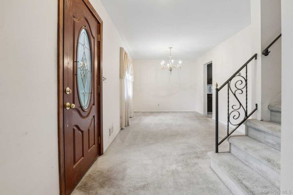 1 Marion Court, New City, NY 10956 - Photo 4 of 44