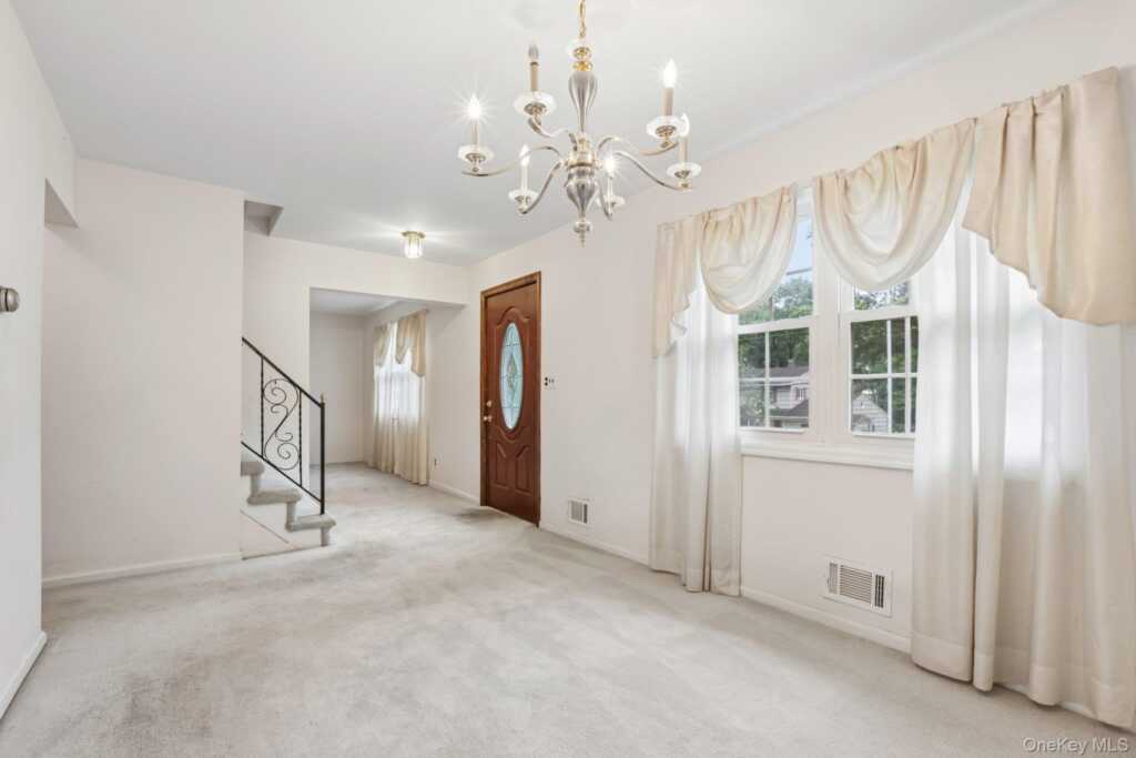 1 Marion Court, New City, NY 10956 - Photo 6 of 44