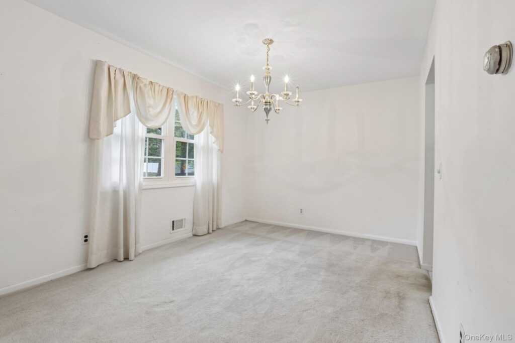 1 Marion Court, New City, NY 10956 - Photo 7 of 44