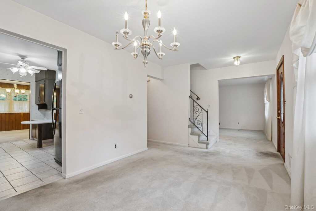 1 Marion Court, New City, NY 10956 - Photo 8 of 44