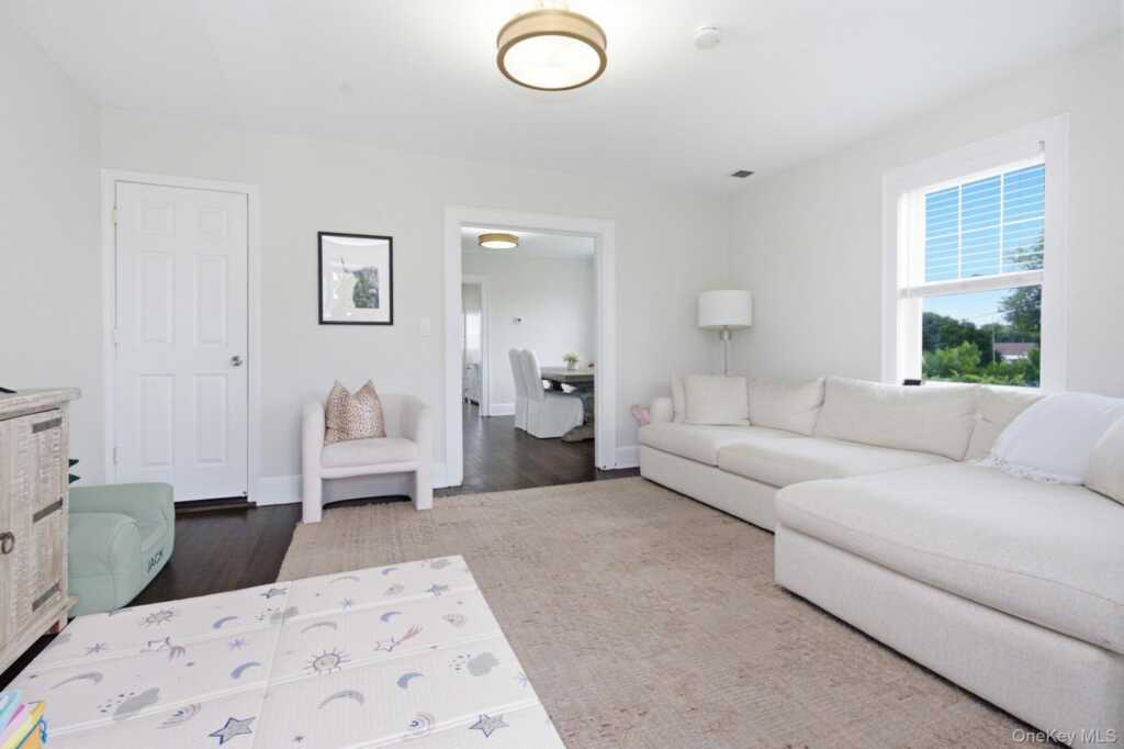 229 S Ridge Street, Rye, NY 10573 - Photo 5 of 23