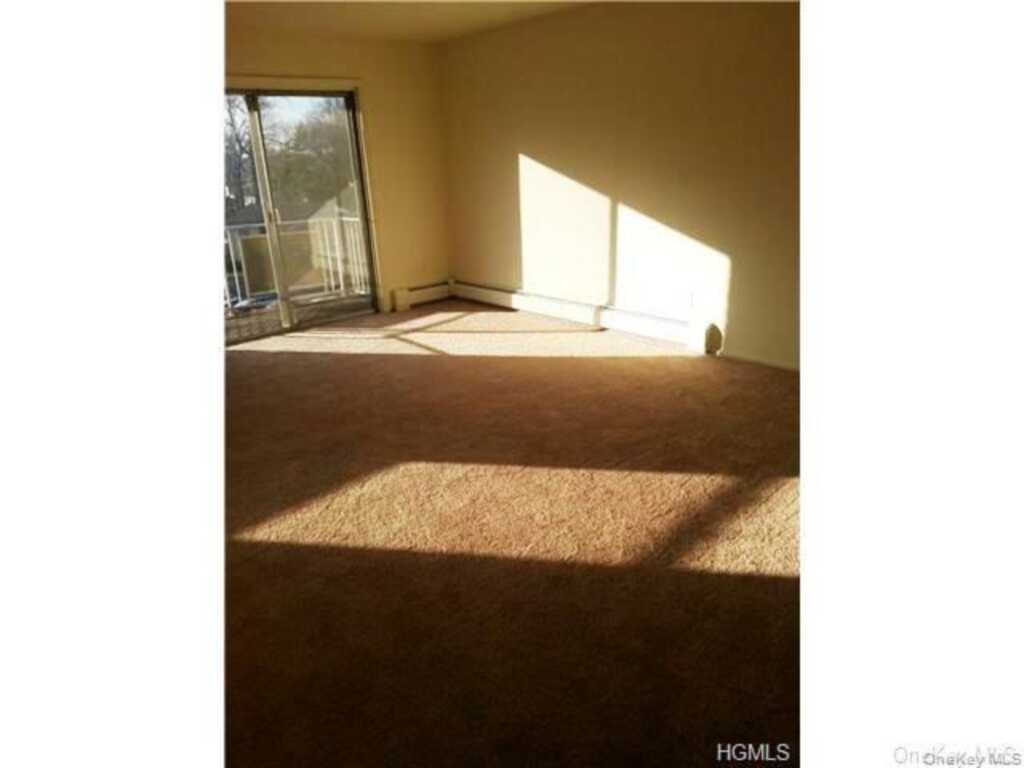 796-800 Brookridge Drive, Unit #55, Valley Cottage, NY 10989 - Photo 3 of 7