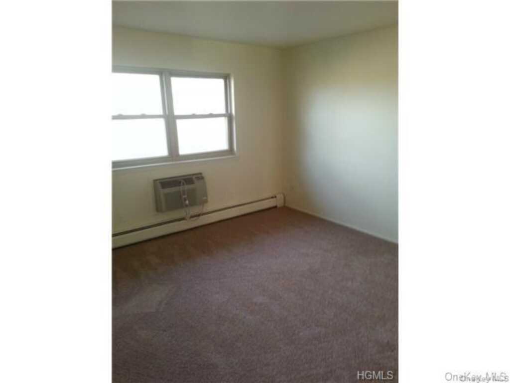 796-800 Brookridge Drive, Unit #55, Valley Cottage, NY 10989 - Photo 5 of 7