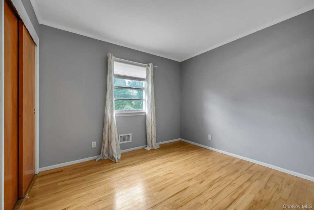 67 Malvern Lane, New Rochelle, NY 10583 - Photo 11 of 30