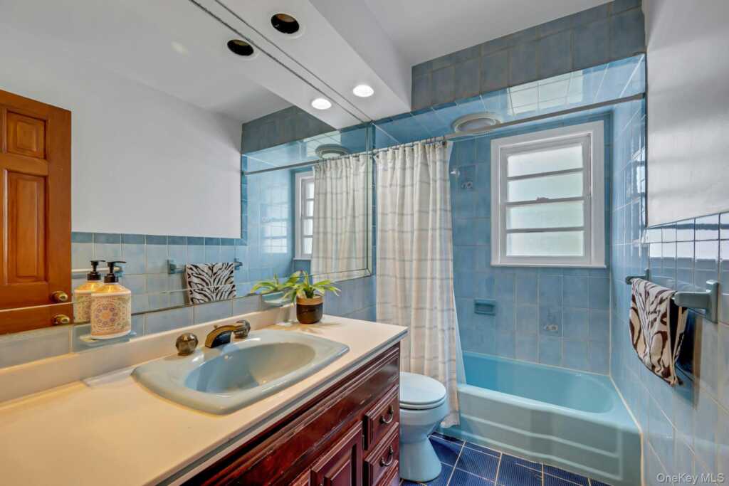 67 Malvern Lane, New Rochelle, NY 10583 - Photo 13 of 30