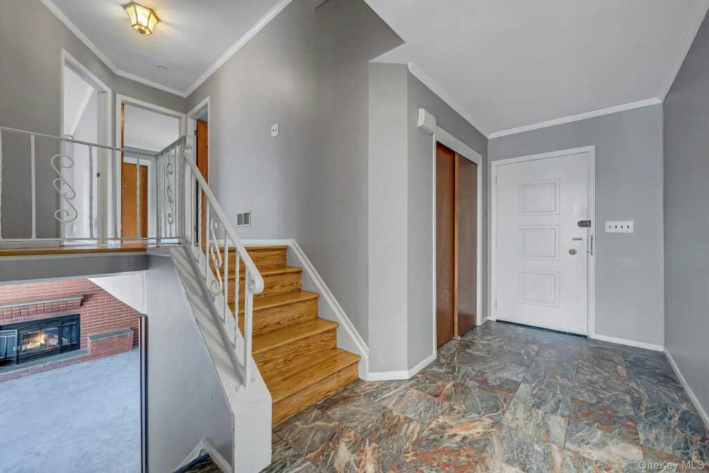 67 Malvern Lane, New Rochelle, NY 10583 - Photo 2 of 30