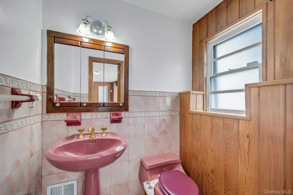 67 Malvern Lane, New Rochelle, NY 10583 - Photo 22 of 30