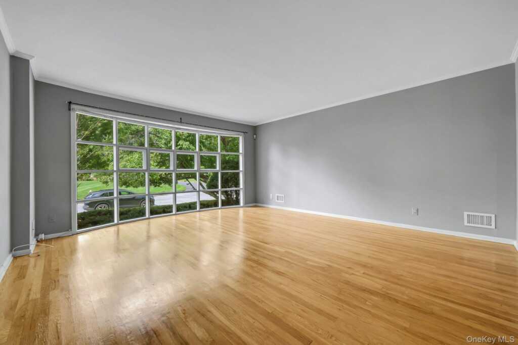 67 Malvern Lane, New Rochelle, NY 10583 - Photo 7 of 30