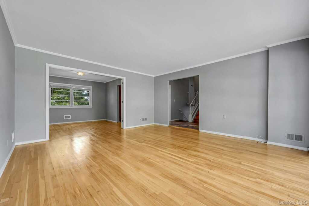 67 Malvern Lane, New Rochelle, NY 10583 - Photo 8 of 30