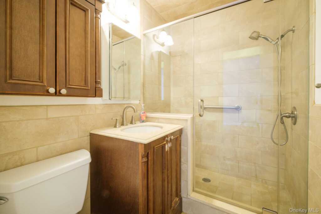 838 Pelhamdale Avenue, Unit #1I, New Rochelle, NY 10801 - Photo 12 of 17