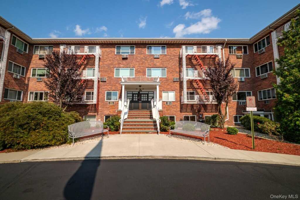 838 Pelhamdale Avenue, Unit #1I, New Rochelle, NY 10801 - Photo 16 of 17