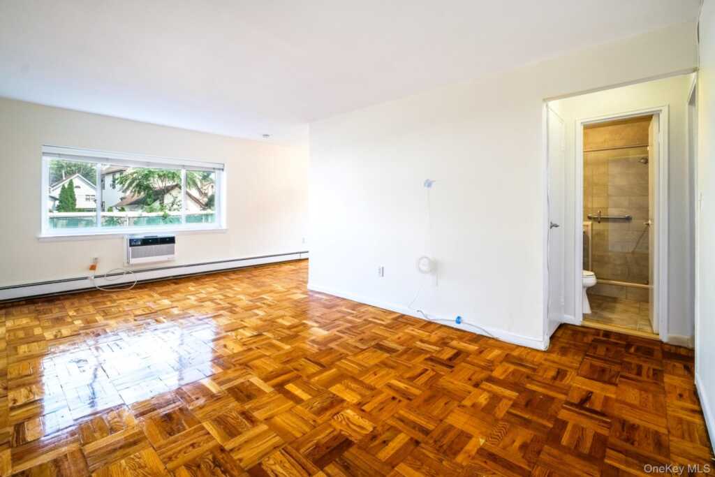 838 Pelhamdale Avenue, Unit #1I, New Rochelle, NY 10801 - Photo 3 of 17