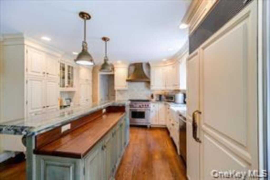 10 Evergreen Court, Suffern, NY 10901 - Photo 10 of 31