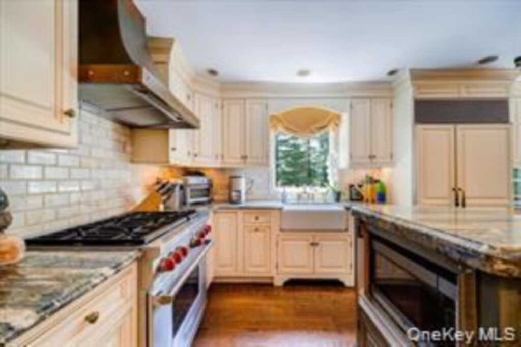 10 Evergreen Court, Suffern, NY 10901 - Photo 11 of 31