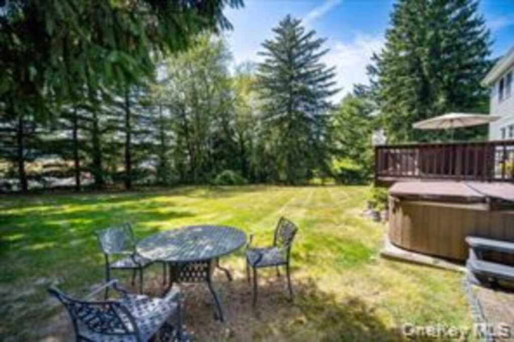 10 Evergreen Court, Suffern, NY 10901 - Photo 27 of 31