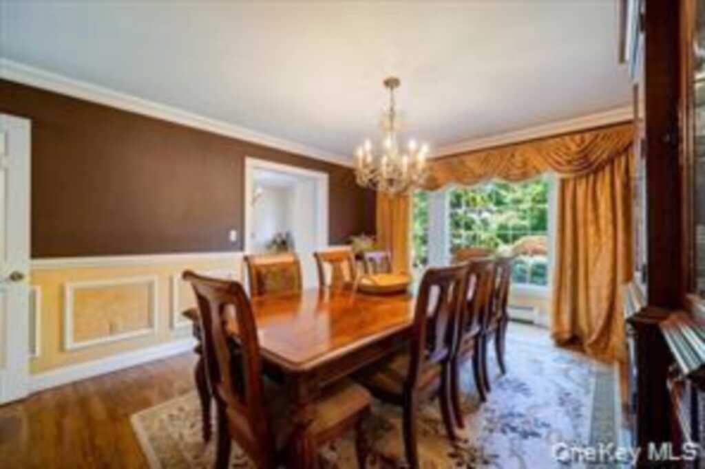 10 Evergreen Court, Suffern, NY 10901 - Photo 6 of 31