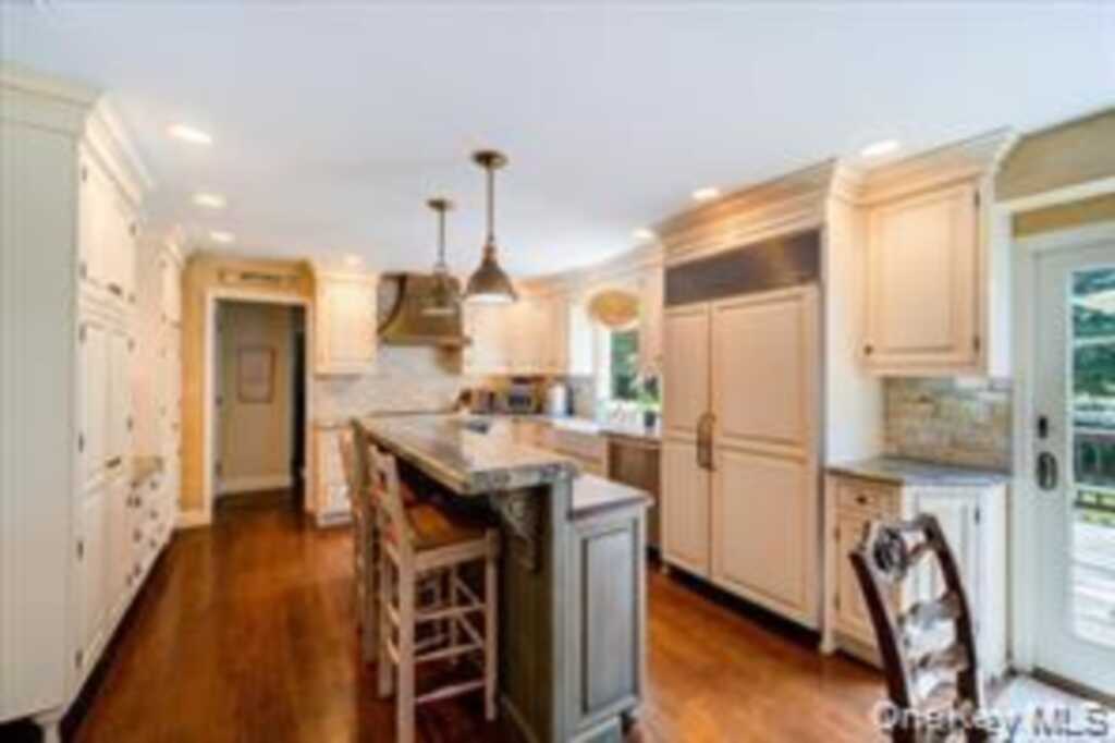 10 Evergreen Court, Suffern, NY 10901 - Photo 9 of 31