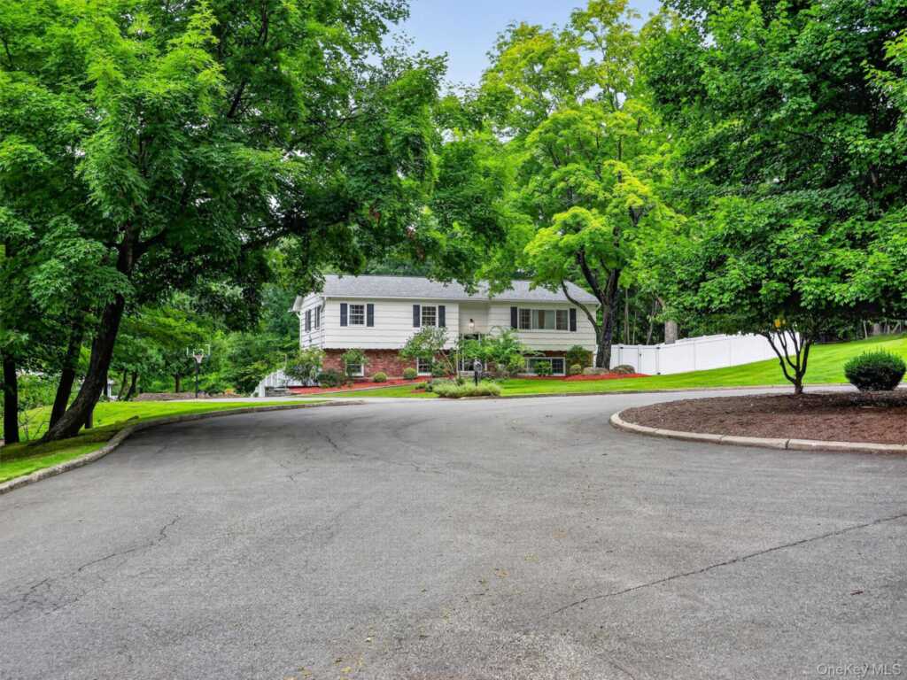 5 Evan Drive, New City, NY 10956 - Photo 3 of 50